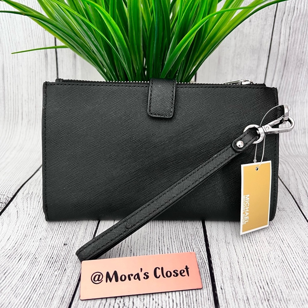 Michael Kors Wallet - Picture 4 of 10